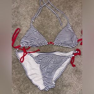 Vintage Victoria’s Secret July 4th Bikini Set! Small top/Medium bottom